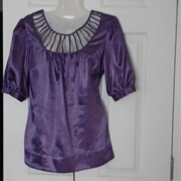 💙 🏍silky  to touch purple Blouse - Picture 9 of 9